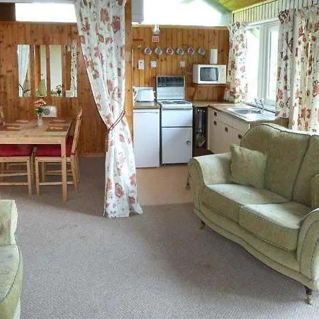 بيت للعطل Hazel Chalet *